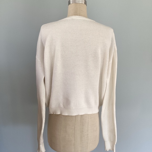 Brandy Melville White Ribbed Crewneck Sweater - Picture 2 of 8